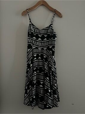 Old Navy Black & White Printed Mini Dress  Sz s Y2K